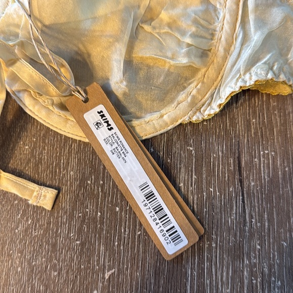 Skims Romance Balconette Bra, Size 34B - Picture 7 of 8